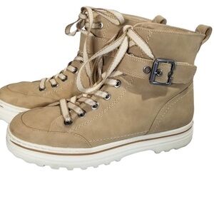 Cliffs by White Mountain Gordon High Top Lace Up Lugs Sneaker Booties 9